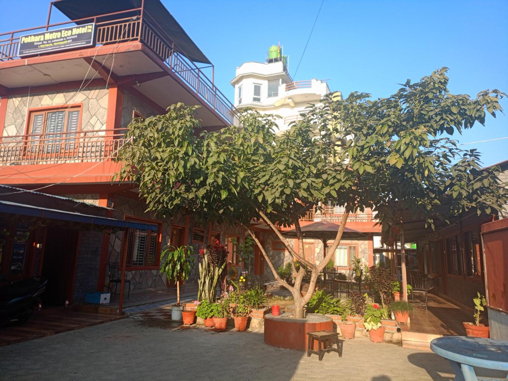 Pokhara Metro Eco Hotel Esterno foto