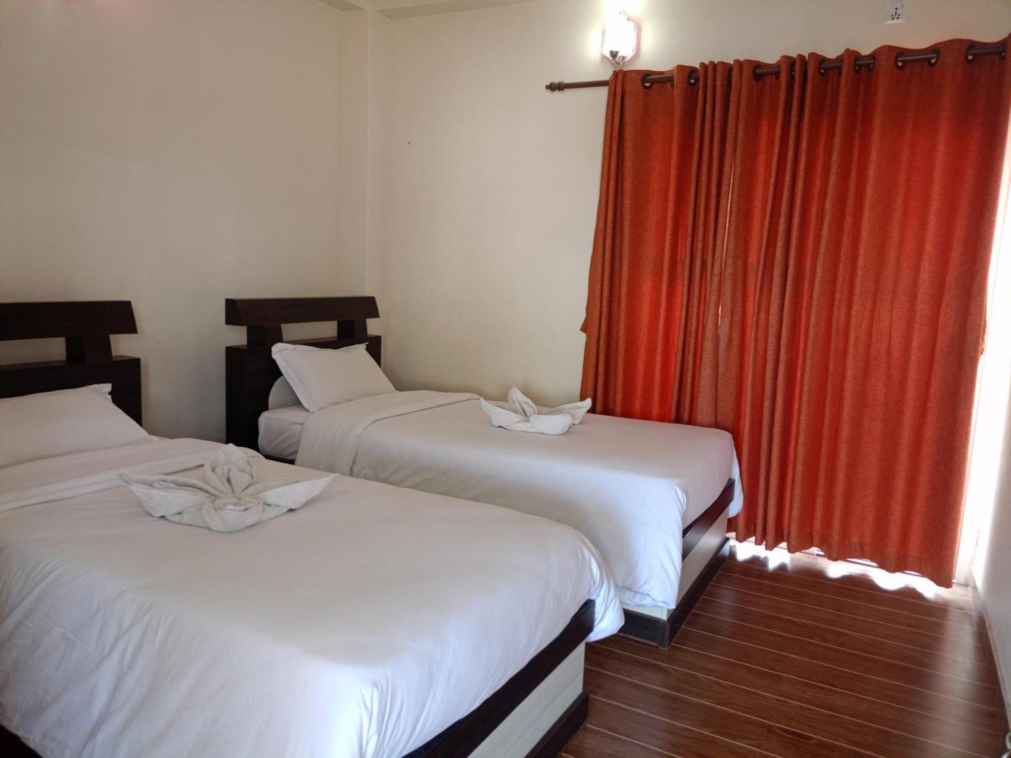 Pokhara Metro Eco Hotel Esterno foto
