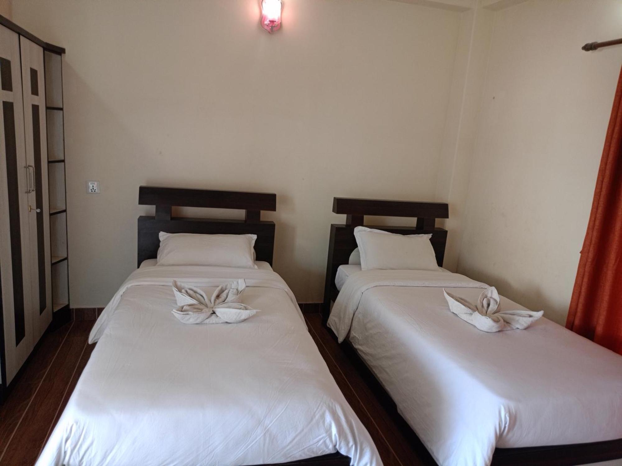 Pokhara Metro Eco Hotel Esterno foto