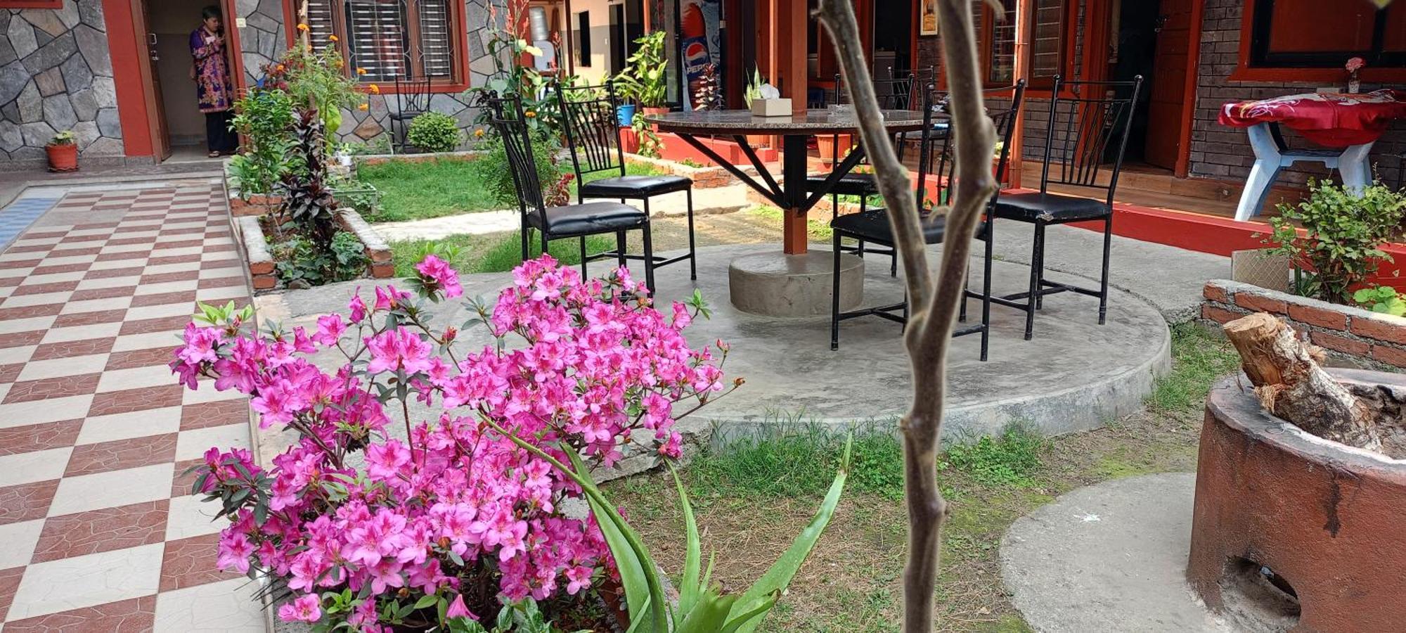 Pokhara Metro Eco Hotel Esterno foto