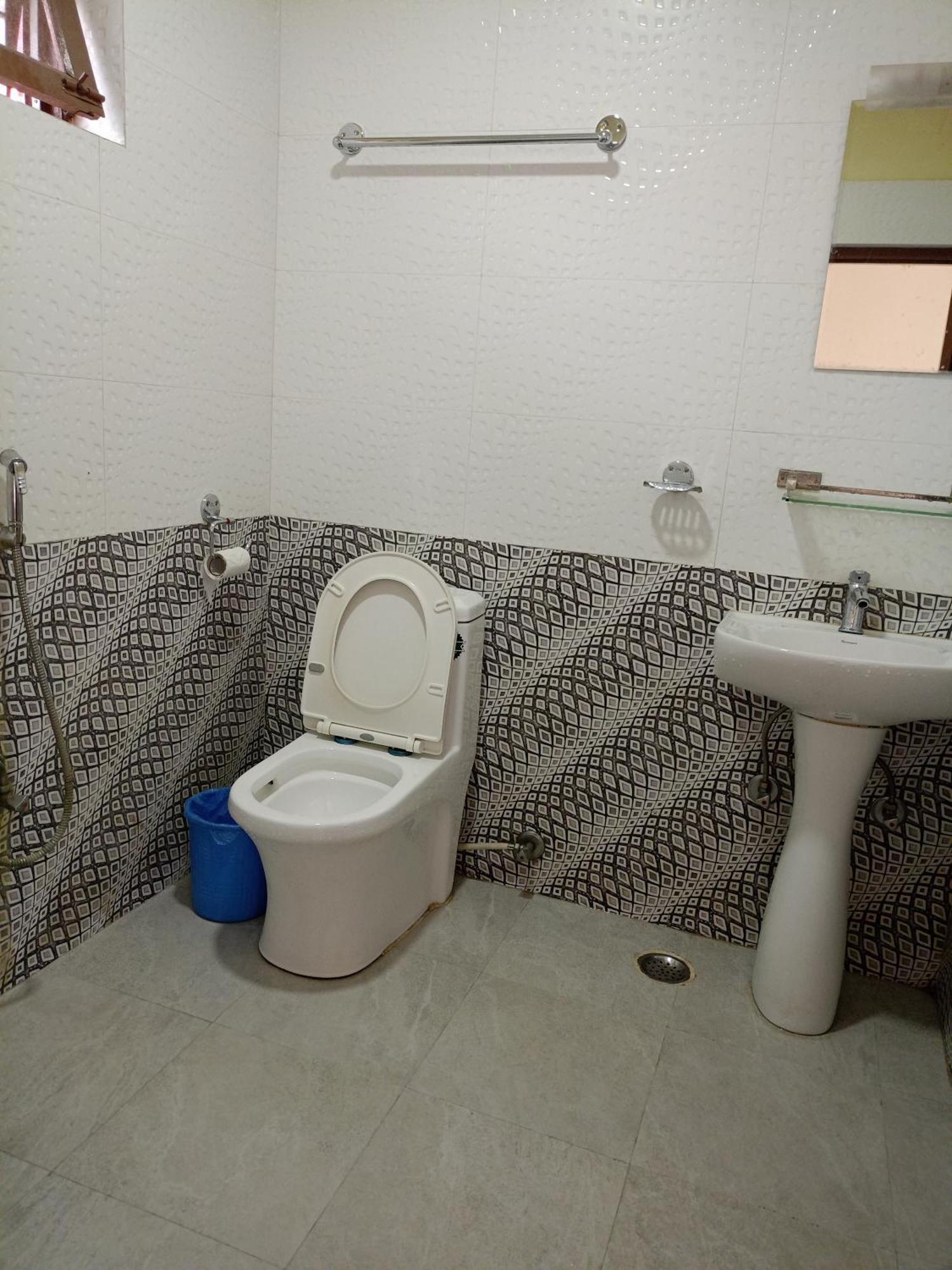 Pokhara Metro Eco Hotel Esterno foto