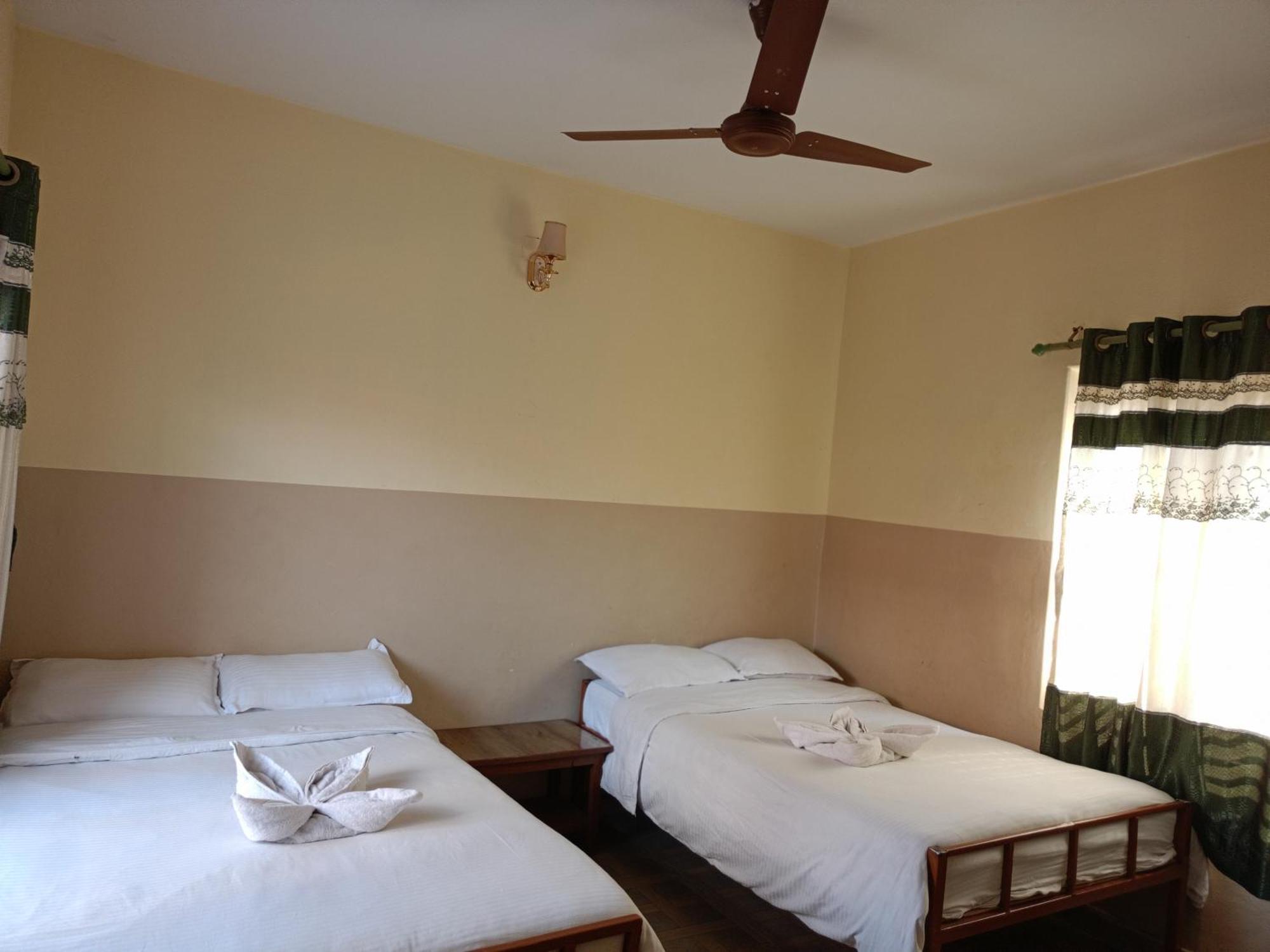 Pokhara Metro Eco Hotel Esterno foto