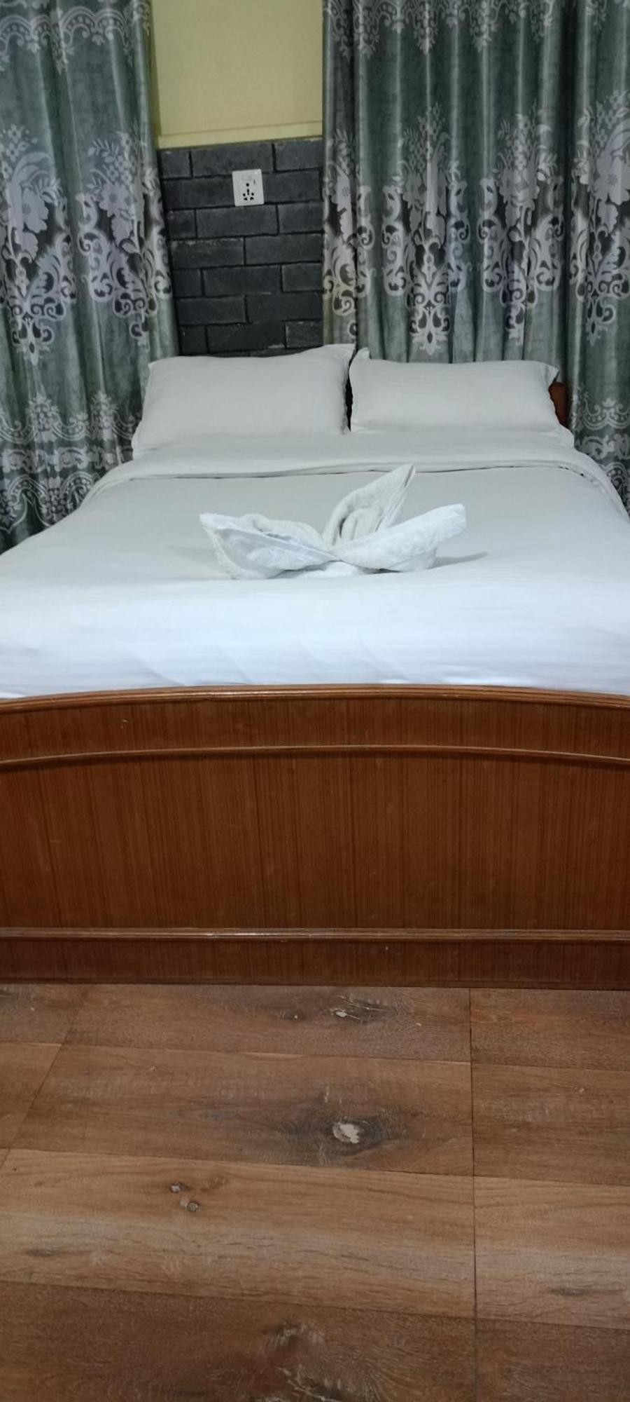 Pokhara Metro Eco Hotel Esterno foto